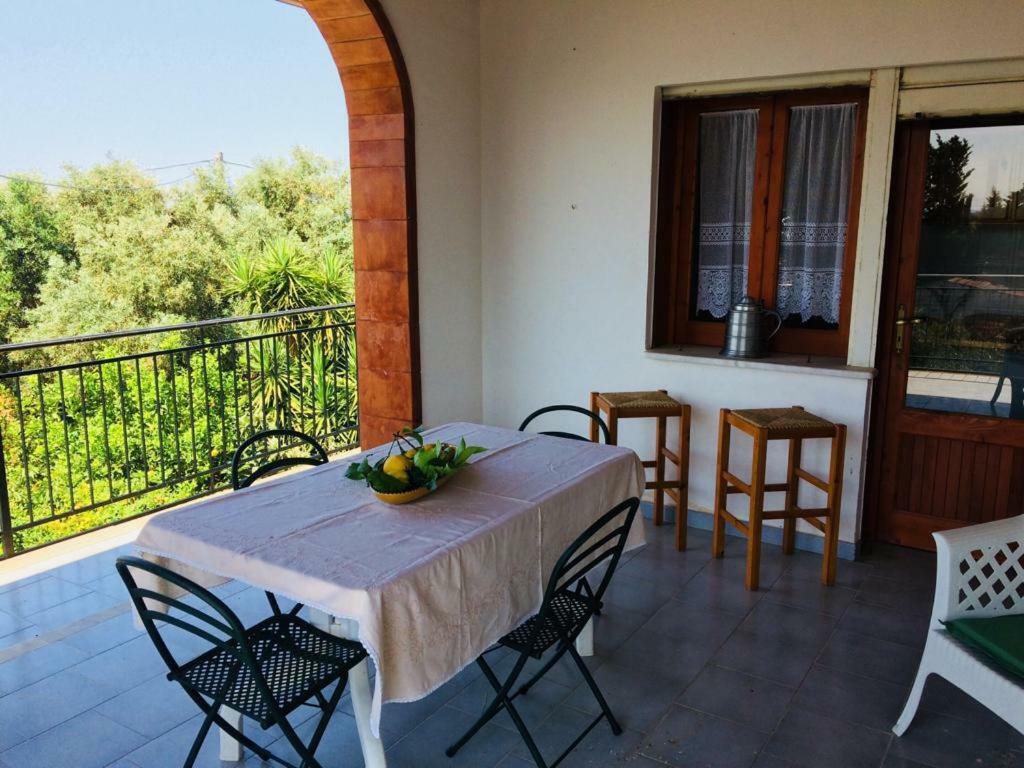 הוילה מנפי Casa Vacanza Mariaoliva מראה חיצוני תמונה